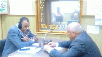 محافظ الوادي الجديد يعلن في لقاء جماهيري عبر أثير الإذاعة عن زراعة الأرز بمفيض توشكى