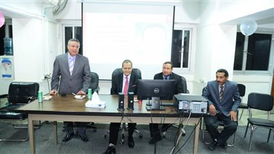 رئيس جامعة سوهاج يشهد تكريم كبير أخصائيي التغذية لبلوغه السن القانونية