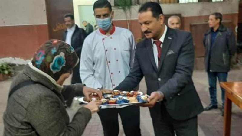 جانب من تناول وجبة