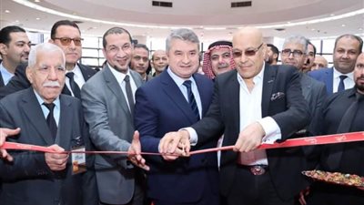 رئيس هيئة التنمية الصناعية يفتتح معرض القاهرة للجلود