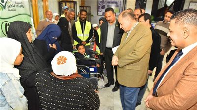 محافظ أسيوط يوجه بعلاج 3 أطفال من ذوي الاحتياجات الخاصة على نفقة الدولة 