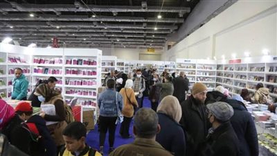 عدسة “بوابة روز اليوسف“ ترصد الإقبال الكبير على معرض القاهرة الدولي للكتاب
