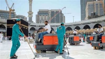  ٤ آلاف عامل يقومون بغسل وتطهير المسجد الحرام 10 مرات يوميًا