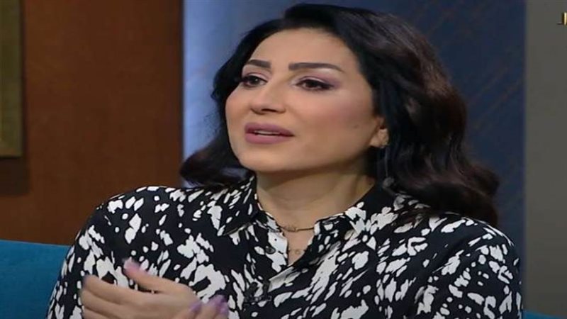 الفنانة وفاء عامر