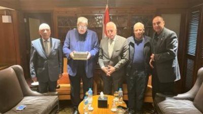 محافظ جنوب سيناء يبحث مع مستشار الرئيس لشؤون الصحة الإعداد للمؤتمر الدولي الثاني للرعاية الصحية والعلاجية