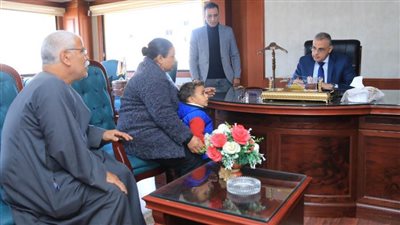 156 مواطنًا يعرضون مطالبهم وشكواهم خلال اللقاء الجماهيري بسوهاج