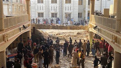 الجزائر تدين تفجيرا انتحاريا استهدف مسجدا بباكستان وتدعو لاستئصال الإرهاب