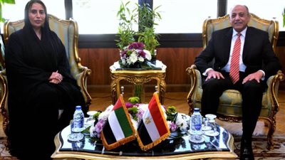 وزير الطيران يلتقي سفيرة الإمارات بالقاهرة لبحث التعاون المشترك