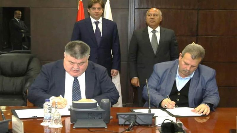 توقيع عقد إنشاء ورشة