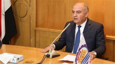 محافظ قنا يتفقد أعمال القافلة الطبية بمستشفى قنا العام 