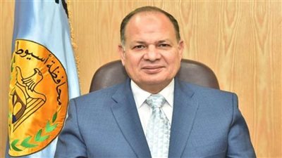 محافظ أسيوط يشيد بدور العيادة الذكية في تقديم خدمات طبية للمواطنين