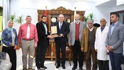محافظ قنا يستقبل أعضاء قافلة الأزهر ويشيد بخدماتها الطبية المتكاملة