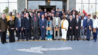 وزير الطيران يشيد بالتطور الكبير في إدارة أنظمة السلامة