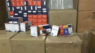ضبط مخزن للأدوية غير مرخص خلال حملة رقابية بالمنيا