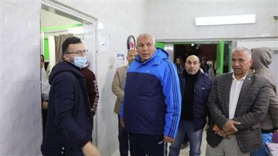 في زيارة مفاجئة محافظ الوادي الجديد يمنح مكافأة قدرها ٥٠ ألف جنيه لمستشفى الداخلة العام 