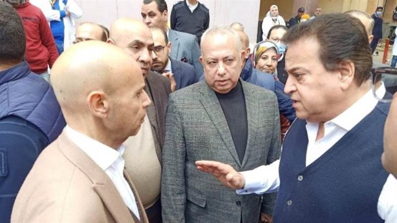 وزير الصحة ومدير