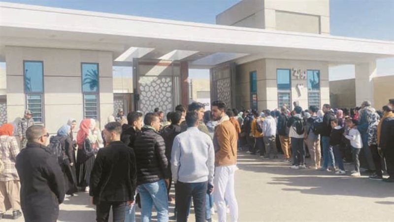 إقبالا جماهيريا كبيرا