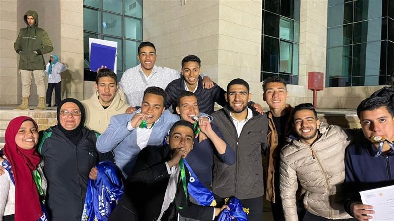 طلاب جامعة اسيوط