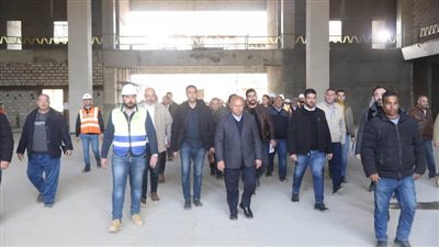 وزير النقل يتفقد أعمال تنفيذ الخط الأول للقطار الكهربائي السريع