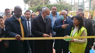 محافظ القليوبية يفتتح معرضي 