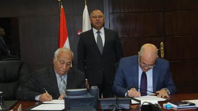  وزير النقل يشهد توقيع مذكرة تفاهم لإنشاء وإدارة وتشغيل المنطقة اللوجستية المتكاملة بالسلوم