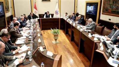 وزير الصحة يشدد على ميكنة وحوكمة إجراءات انتظام العاملين بالمنشآت الصحية