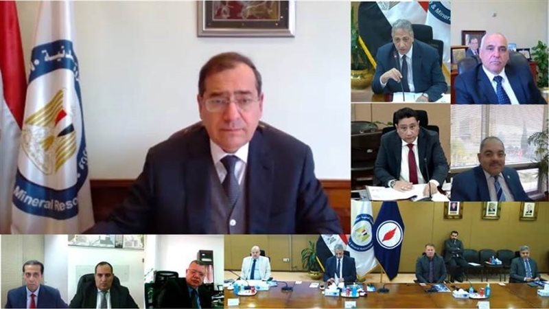 وزير البترول أثناء