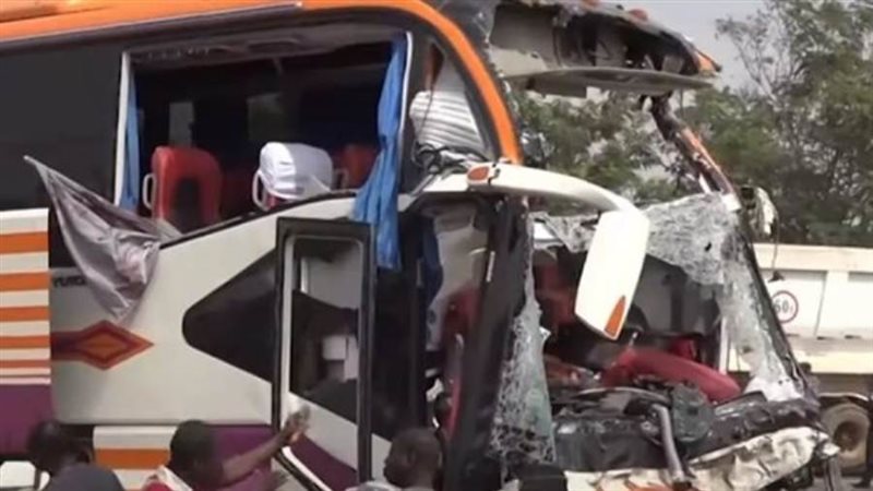 انقلاب أتوبيس بطريق