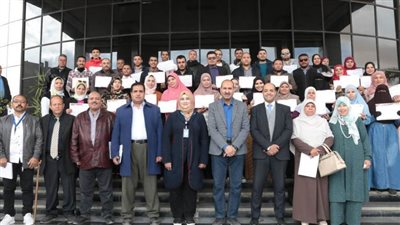 سكرتير بني سويف يسلم شهادات اجتياز دورة التدريب المهني