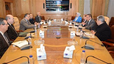 آمنة : يجري حالياً تنفيذ ٢٤ مصنعا لتدوير المخلفات منها 10 مصانع جديدة بالمحافظات