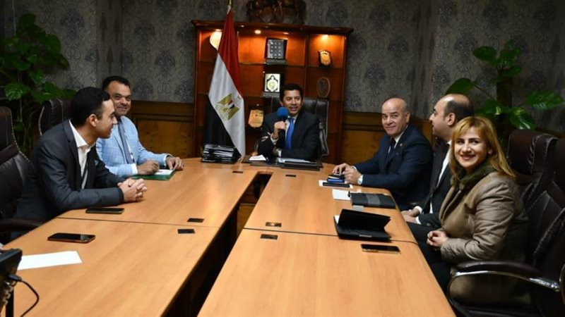 د. أشرف صبحى