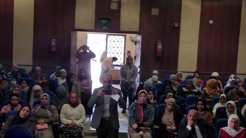 ندوات قومى السكان