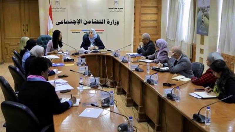 وزيرة التضامن تبحث