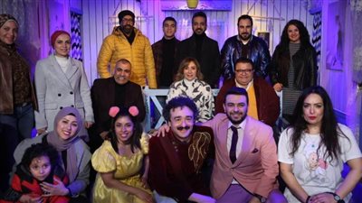 وزيرة الثقافة تشارك أبطال مسرحية 