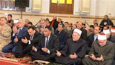 مفتي الجمهورية ومحافظ الدقهلية يؤديان صلاة الجمعة بمدينة المنصورة احتفالًا بالعيد القومي