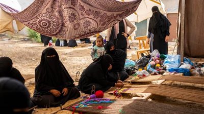 تدريب 40 سيدة بالروضة على تصنيع الكليم والمشغولات اليدوية التراثية