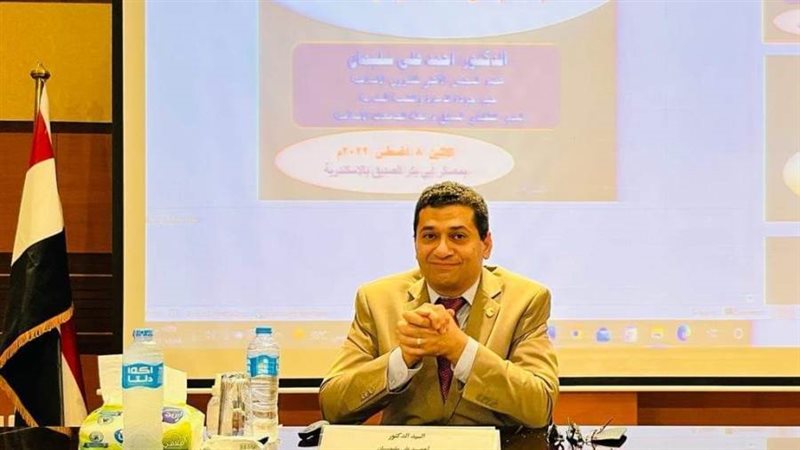 الدكتور أحمد على