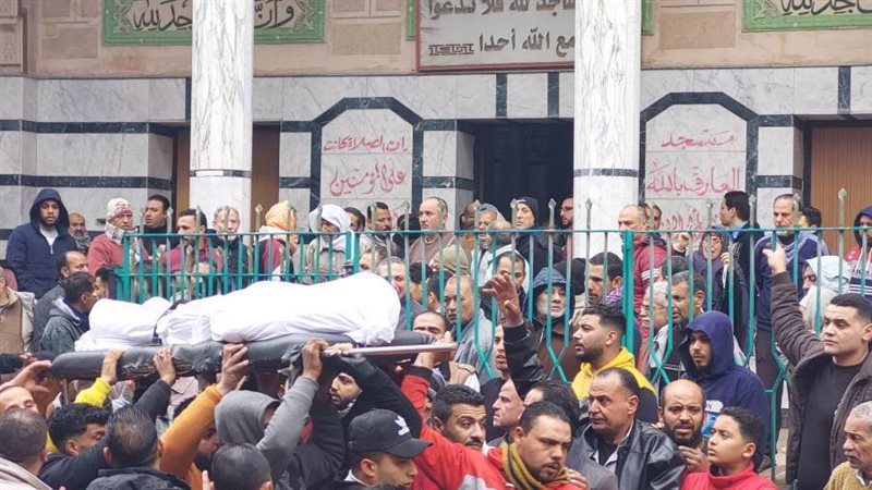 تشييع جثامين أب ونجليه