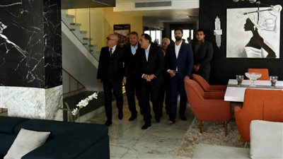 رئيس مجلس الوزراء يتفقَّد المراحل السكنية الثلاث الأولى بمشروع 