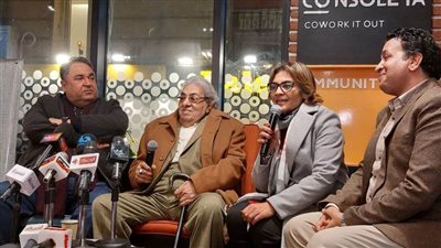 مناقشة كتاب مسيرة الفنان فاروق فلوكس في صالون 