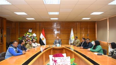 رئيس جامعة أسيوط يستقبل وفدًا من ممثلي ذوي الهمم بالمحافظة