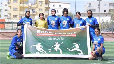 فريق حزب ”المصريين“ يتوج ببطولة كرة القدم النسائية بالبحر الأحمر