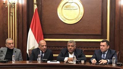 وزير قطاع الأعمال: التوسع في صناعات قائمة وإدخال أخرى جديدة لتوطين الصناعة وإحلال الواردات 