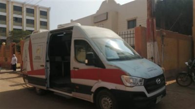 سيارة المركز التكنولوچي المتنقل تقدم خدماتها لأهالي قرية دشطوط ببني سويف