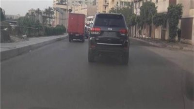 تفاصيل تداول صورتين تتضمن طمس لوحات معدنية لسيارتين