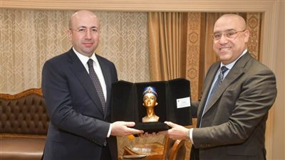  وزير الإسكان يعرض على نظيره الأذربيجاني التجربة العمرانية التى تشهدها مصر فى عهد الرئيس السيسي