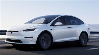 شركة تسلا تستدعي 362 ألف سيارة لعيوب في برنامج القيادة الذاتية