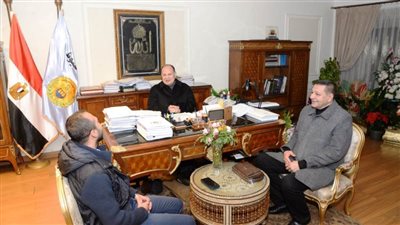 محافظ أسيوط يناقش آخر مستجدات الموقف التنفيذي لمشروعات المبادرة الرئاسية 