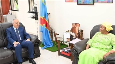 وزير الري ونائبة رئيس وزراء الكونغو يتفقدان مركز التنبؤ بالأمطار بكينشاسا