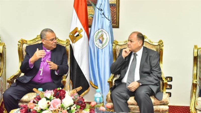 محافظ أسيوط يهنىء